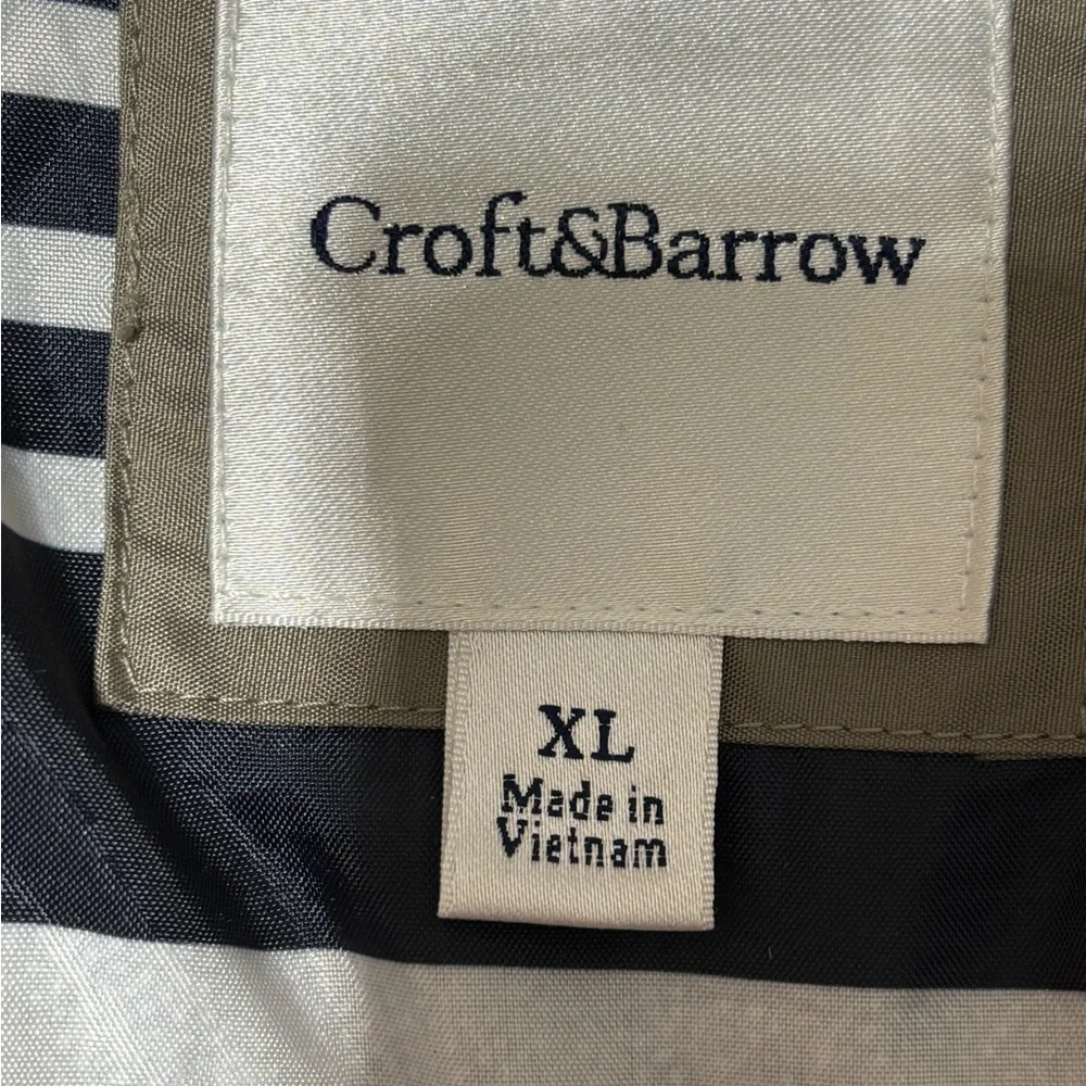 Croft & Barrow ladies XL waterproof front zip/snap hooded jacket  34”L 23” p2p